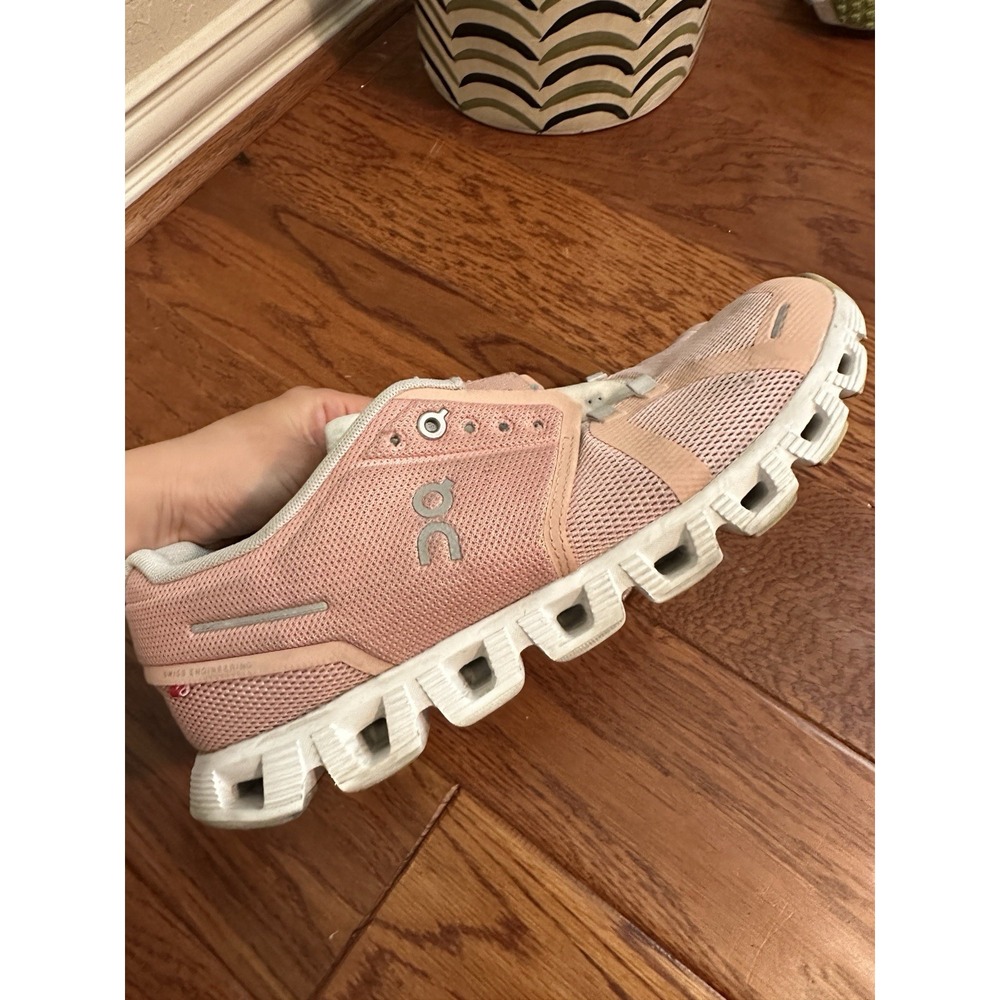 On Cloud Womens Size 10.5 Pink Rose Running Shoes 59.98556 Read Flaw